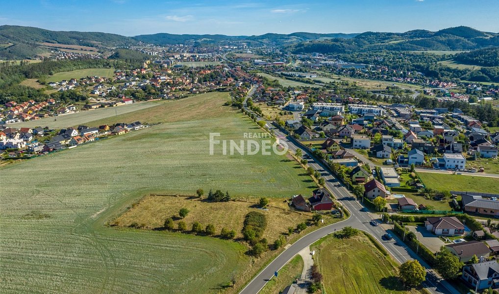 Prodej stavebního pozemku 3 455 m², Králův Dvůr – náhled fotky 8