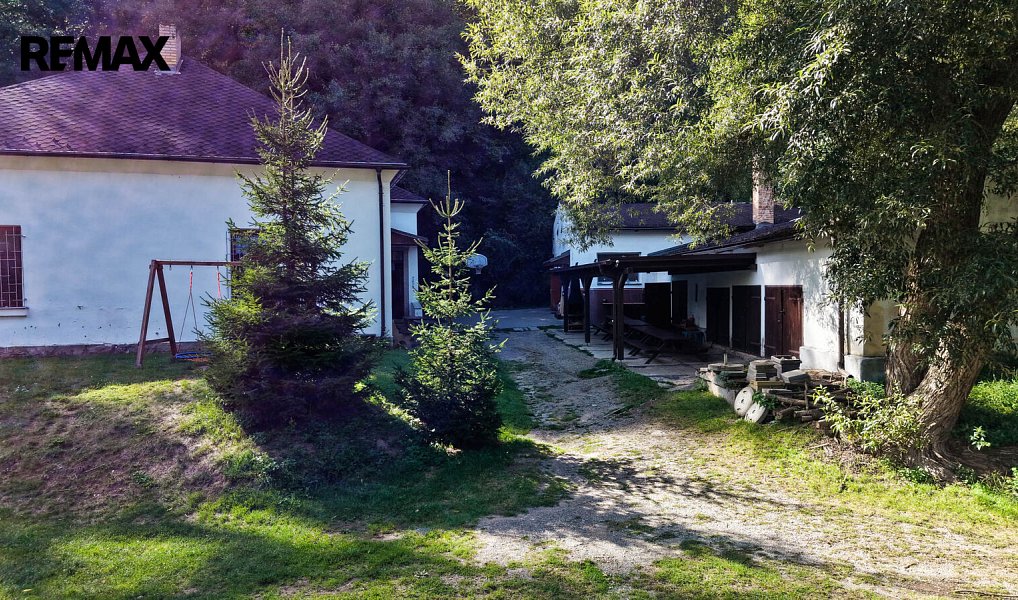 Prodej ubytovacího objektu 210 m², Stádlec – náhled fotky 12