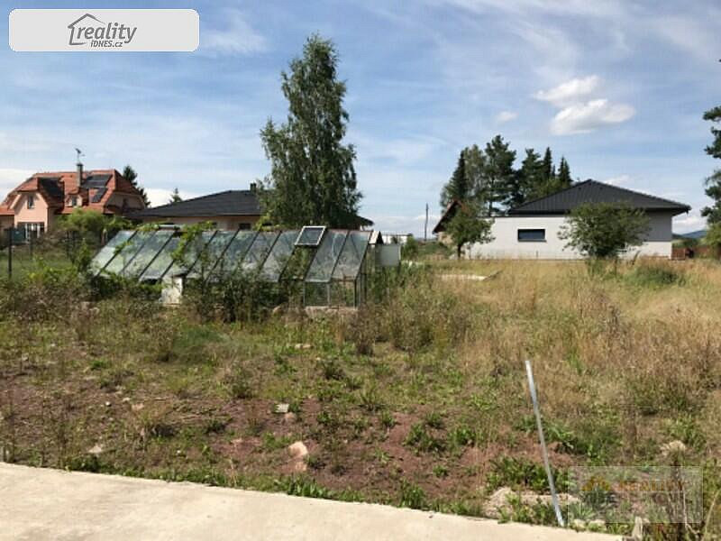 Prodej stavebního pozemku 848 m² – pohled 3