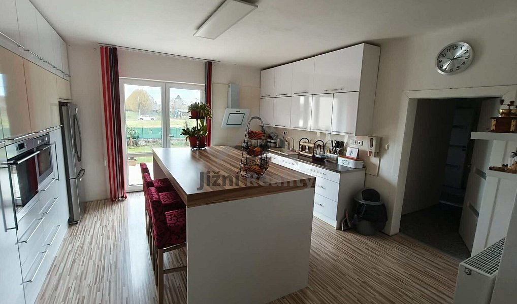 Prodej domu 450 m² s pozemkem 648 m², České Velenice – náhled fotky 5