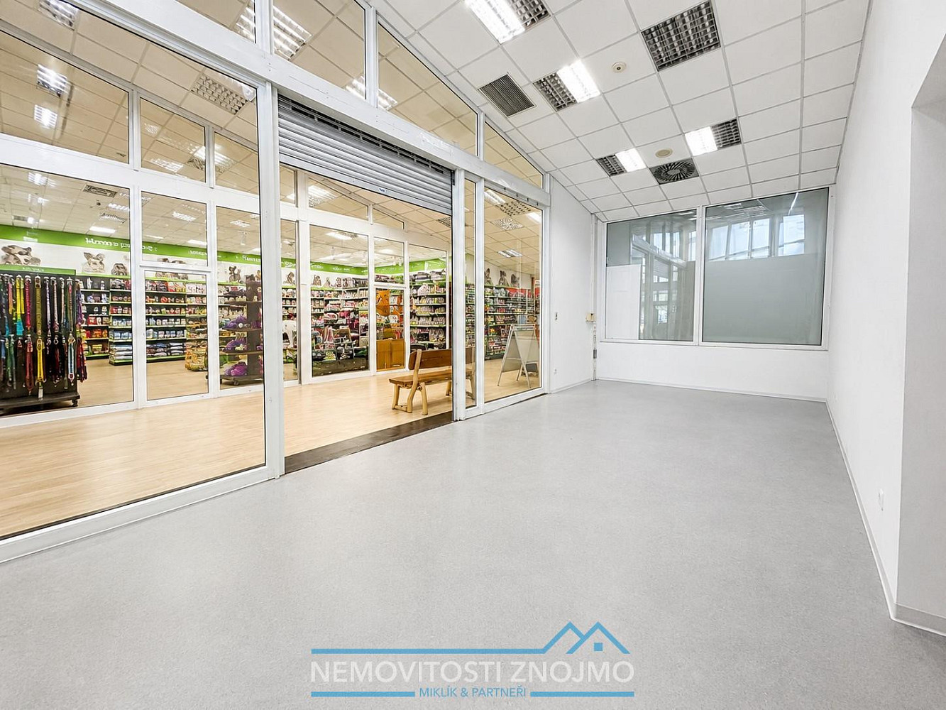 Pronájem obchodních prostor 46 m² – fotografie 2