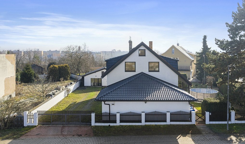 Prodej domu 207 m² s pozemkem 758 m², Praha – náhled fotky 42