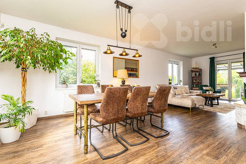 Prodej domu 205 m² s pozemkem 809 m² – fotografie 4
