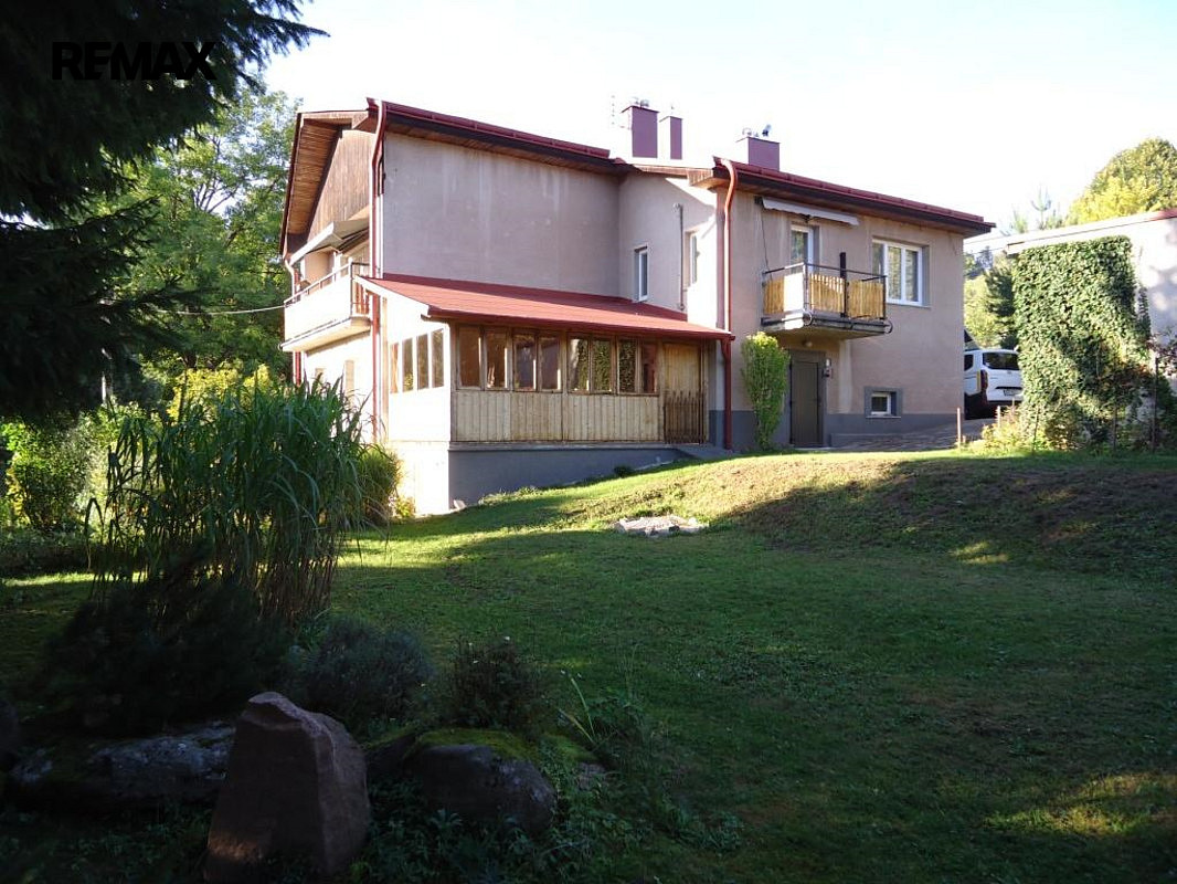 Prodej domu 209 m² s pozemkem 2 108 m²