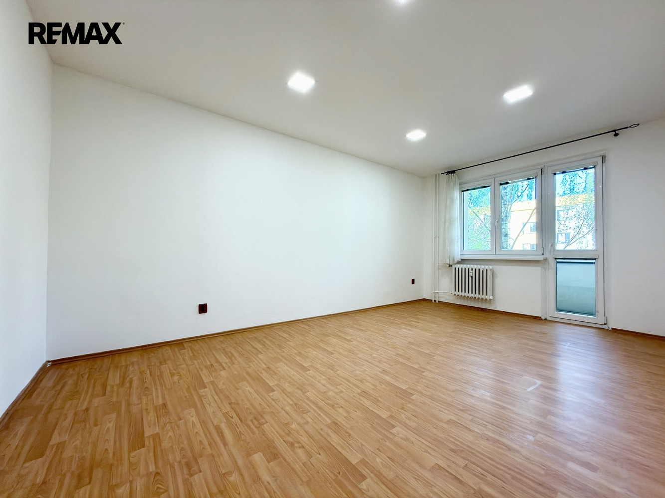 Pronájem bytu 2+1 54 m² — photo 2