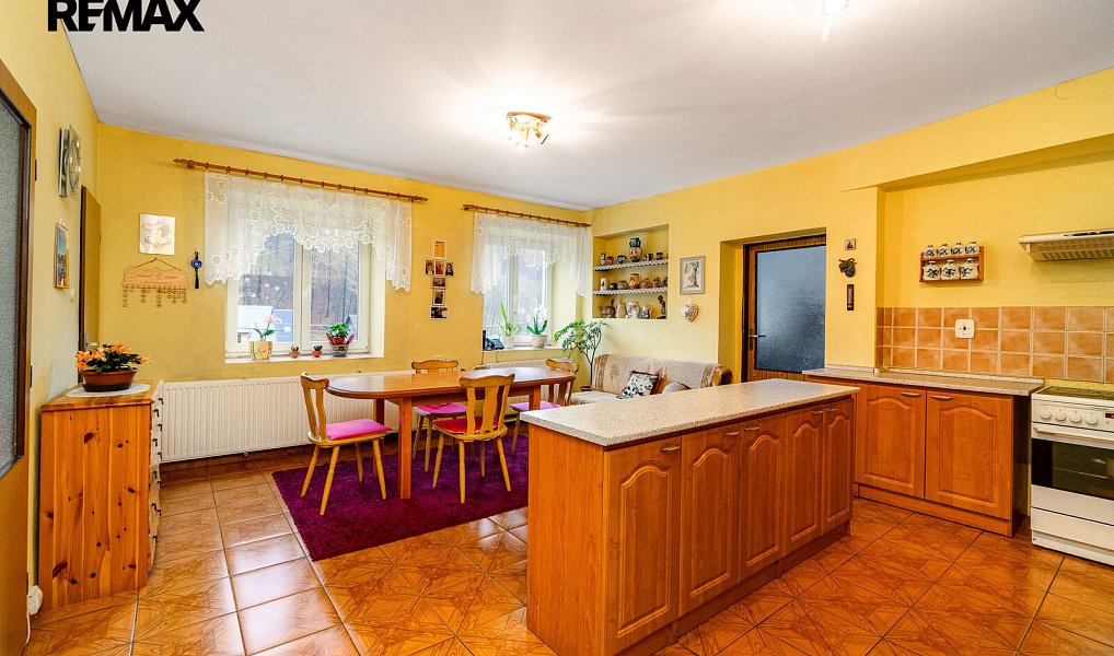 Prodej domu 226 m² s pozemkem 2 380 m², Hošťálkovy – náhled fotky 2