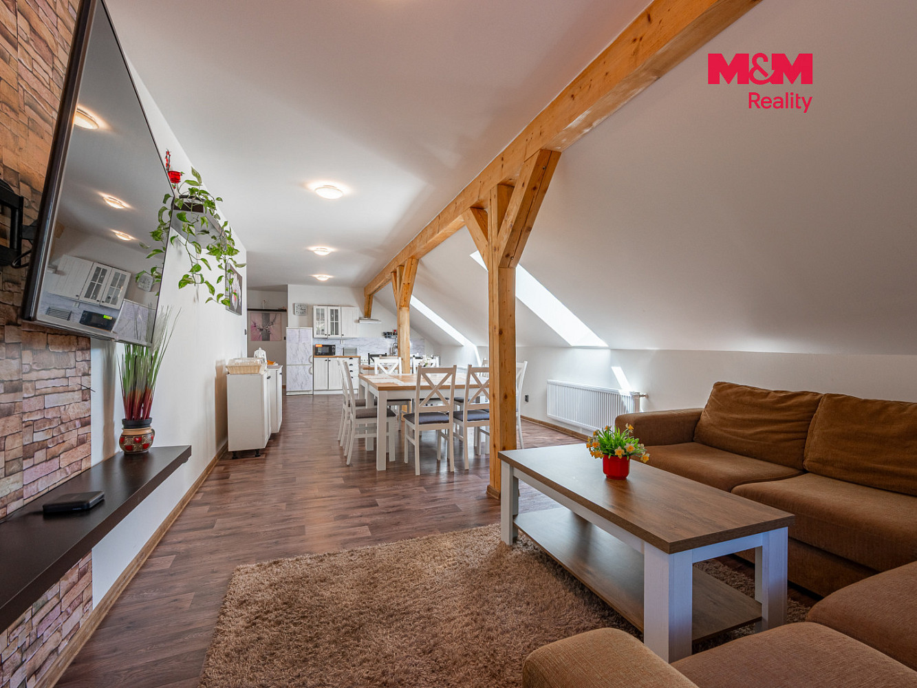 Prodej domu 360 m² s pozemkem 1 421 m² – fotografie 3
