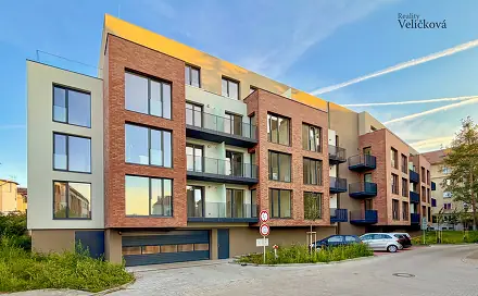 Prodej bytu 1+kk 30 m², Na Střezině, Hradec Králové