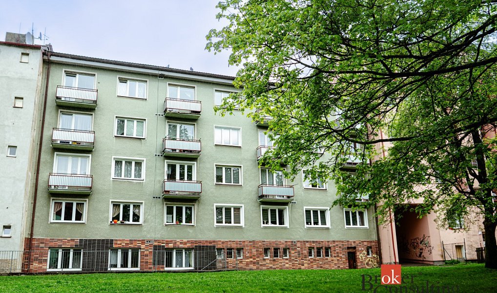 Prodej bytu 2+1, 52 m², Cheb, Aš