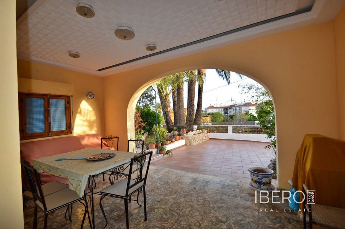 Prodej domu 214 m² s pozemkem 699 m² — photo 2