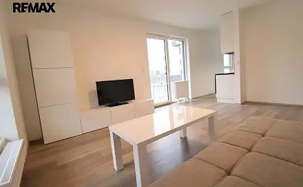 Pronájem bytu 1+kk 37 m²