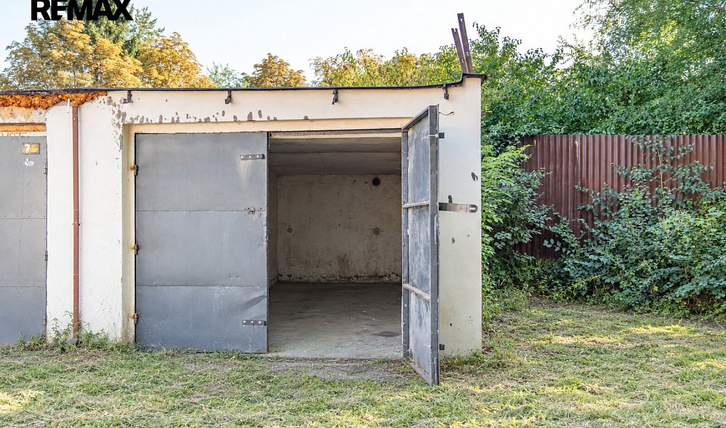 Prodej zděné garáže 19 m2, Praha 9 Kbely, u Železnobrodské ulice., Praha – náhled fotky 3