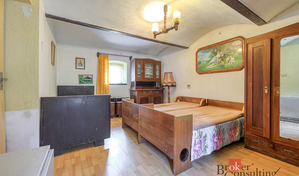 Prodej domu 188 m² s pozemkem 2 122 m², Neurazy – náhled fotky 8