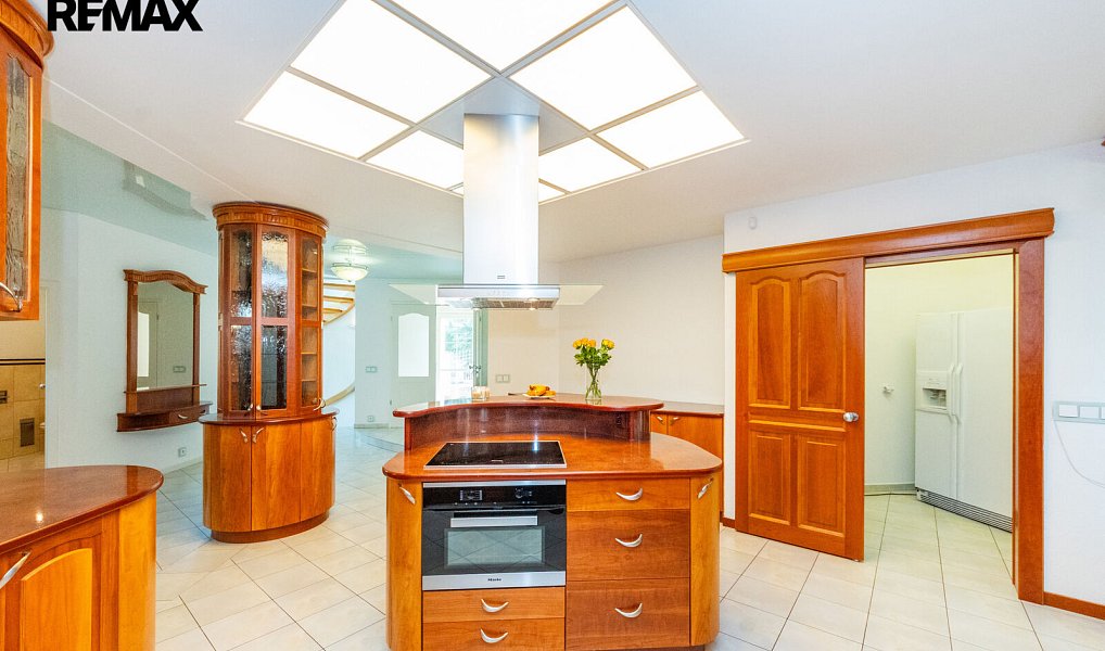 Prodej domu 433 m² s pozemkem 826 m², Praha – náhled fotky 13