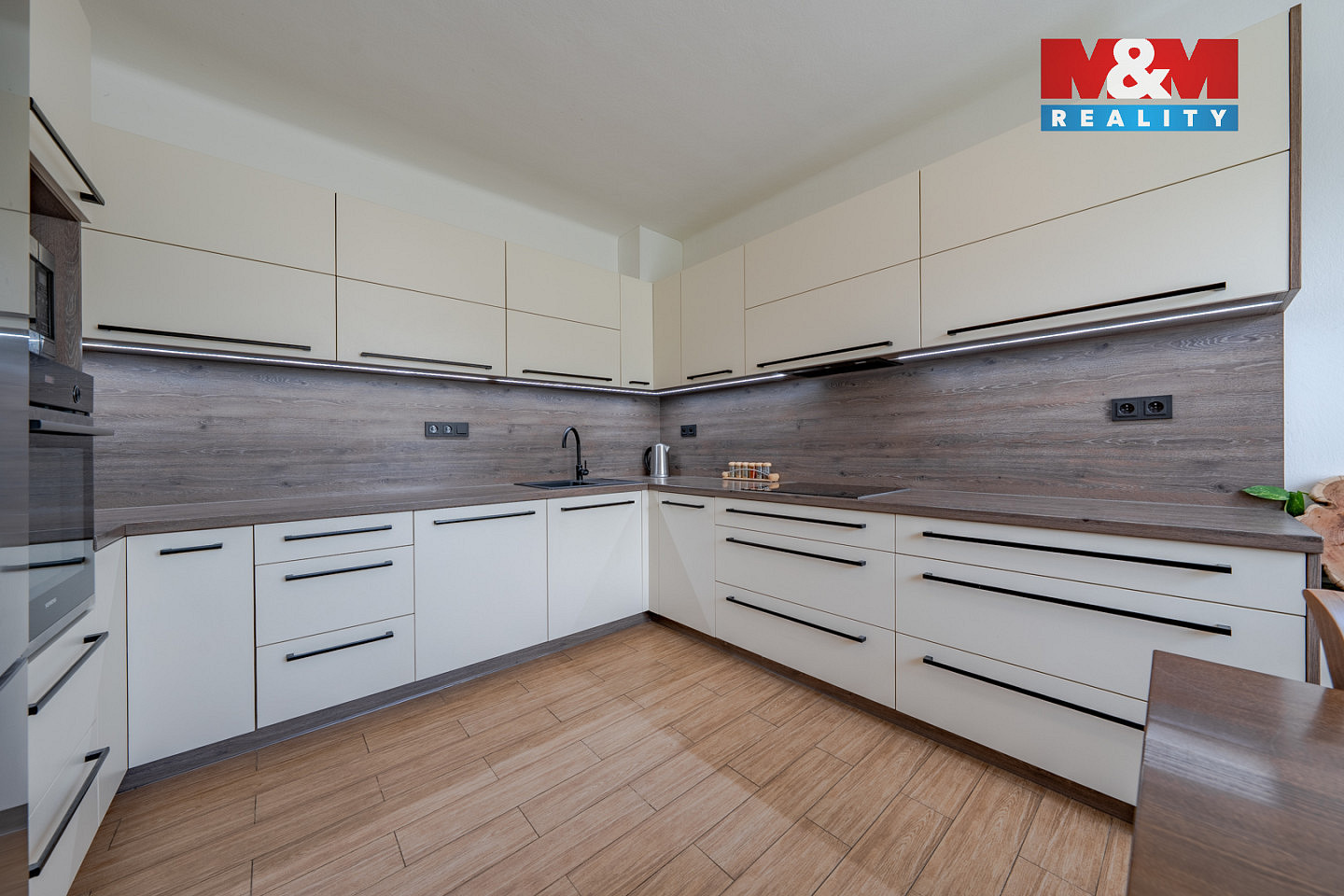 Prodej domu 167 m² s pozemkem 1 098 m² – pohled 4