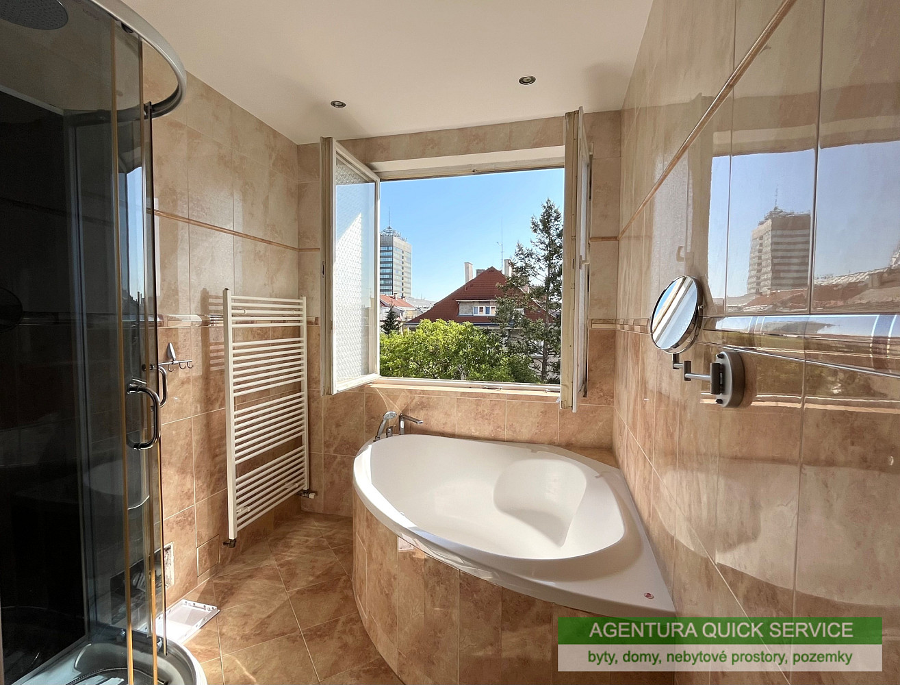 Pronájem bytu 5+kk 150 m² – fotografie 4