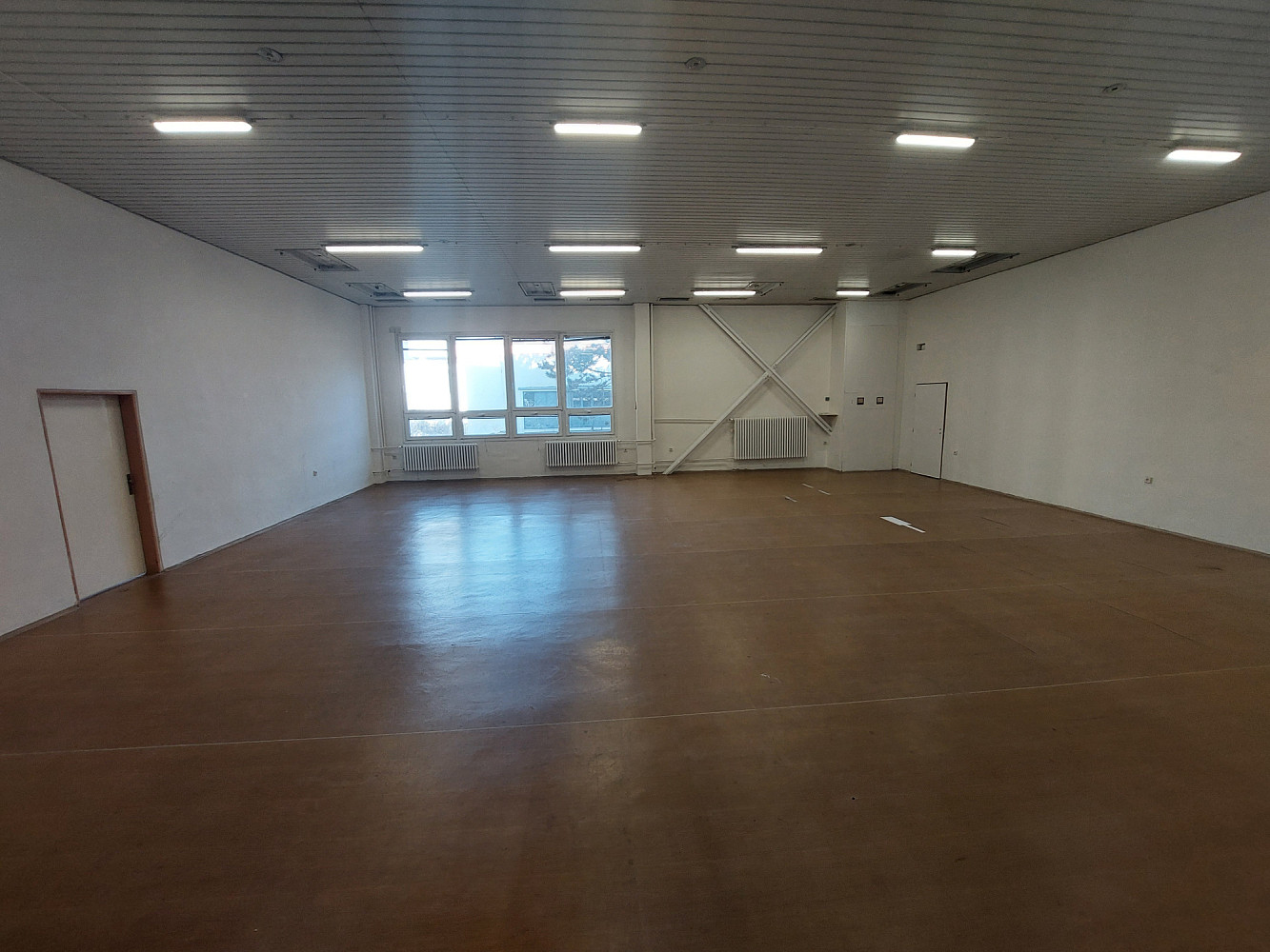 Pronájem skladovacích prostor 147 m² – fotografie 2