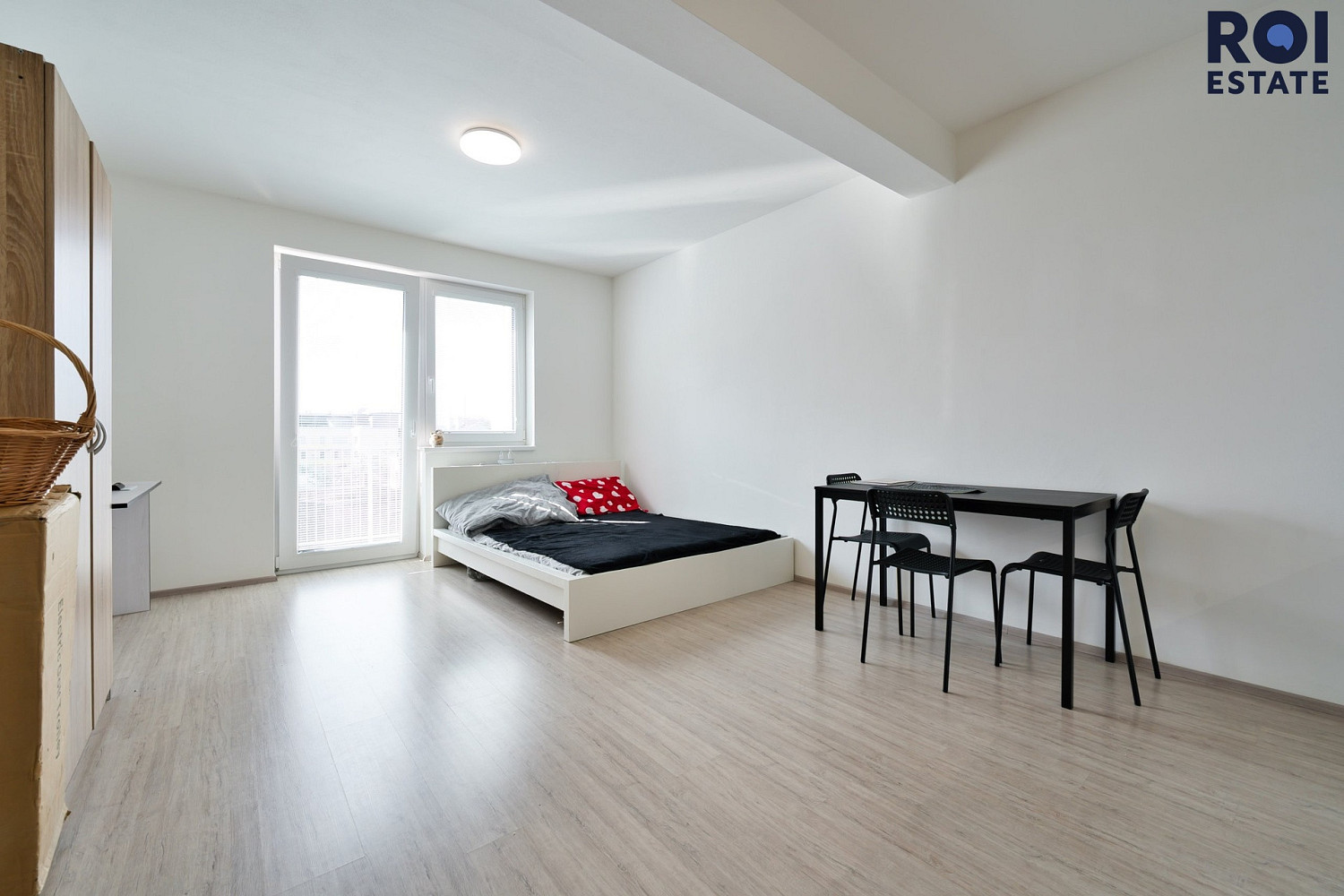 Pronájem bytu 1+kk 30 m² – fotografie 3