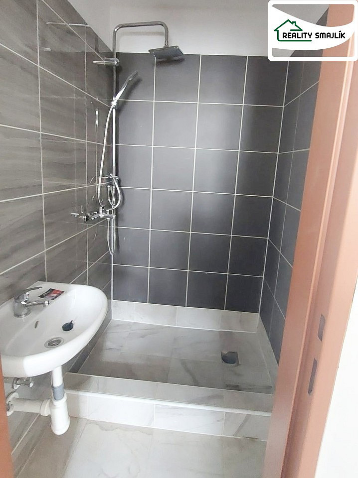 Pronájem bytu 1+kk 20 m² – fotografie 4