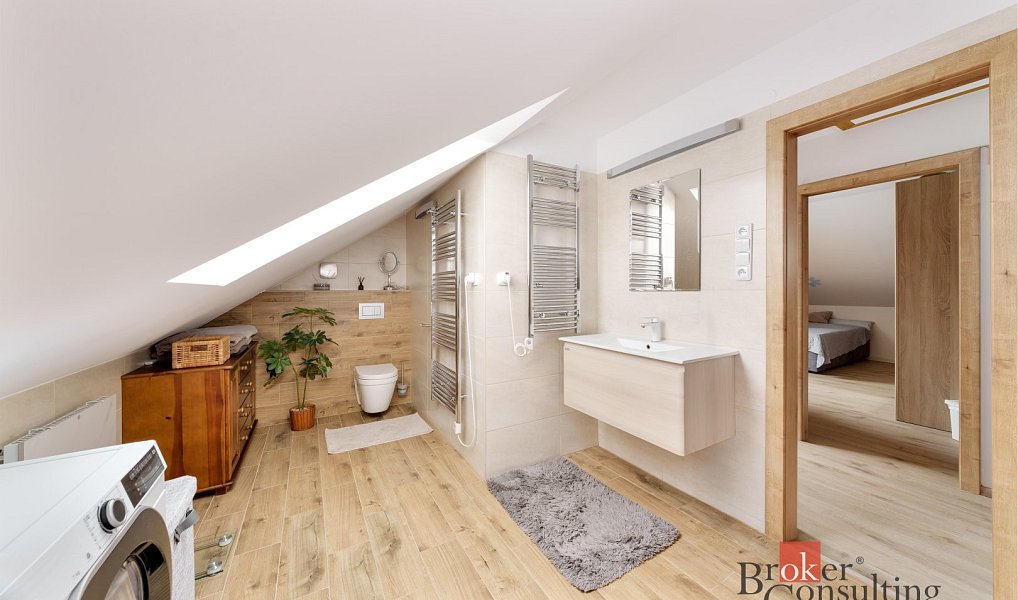 Prodej domu 239 m² s pozemkem 1 179 m², Nový Knín – náhled fotky 17