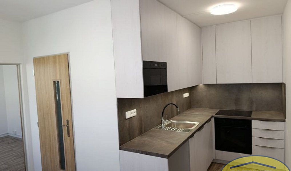 Pronájem bytu 3+1 61 m², Hulín – náhled fotky 8
