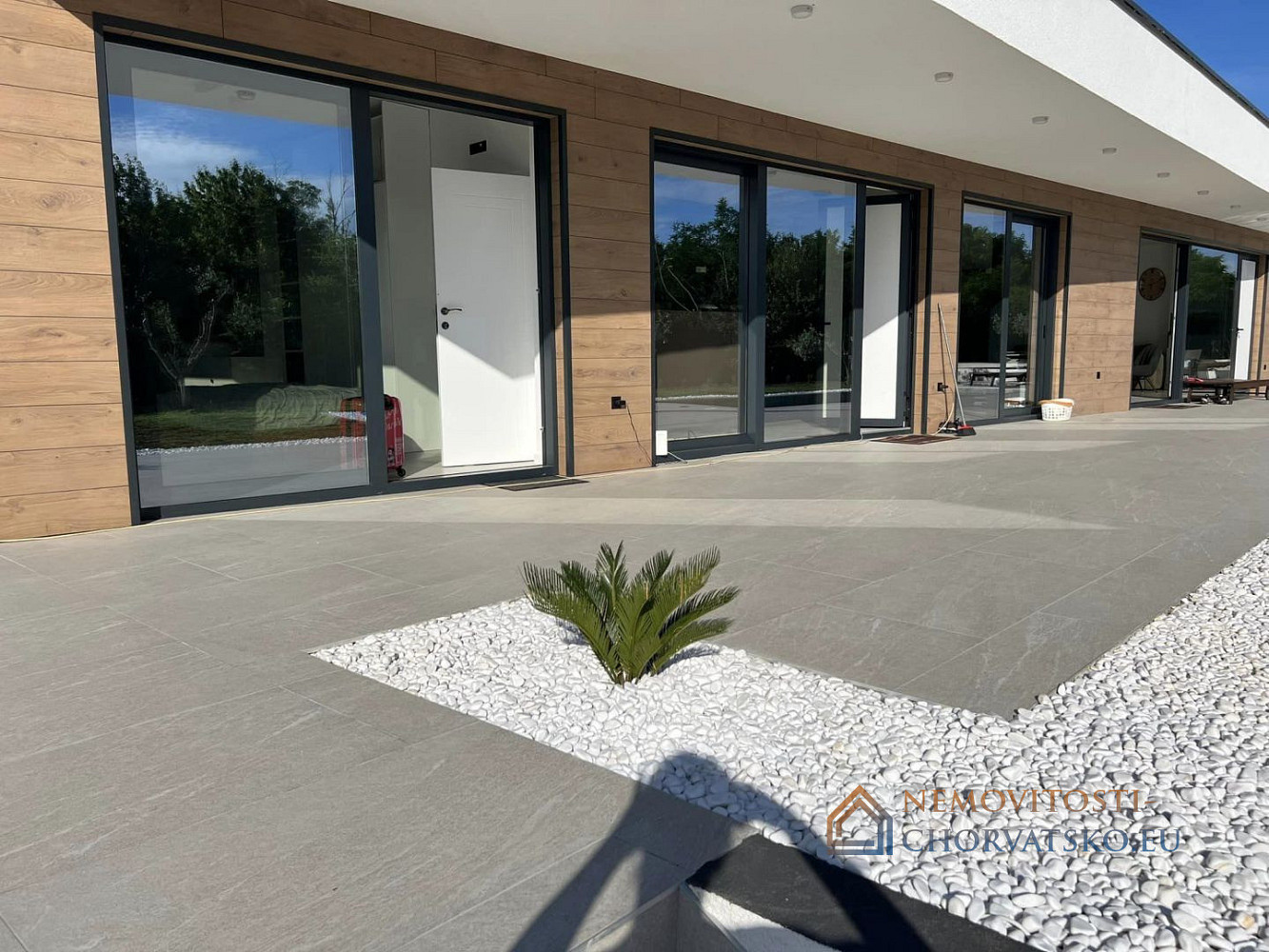 Prodej domu 189 m² s pozemkem 779 m² - Widok 3