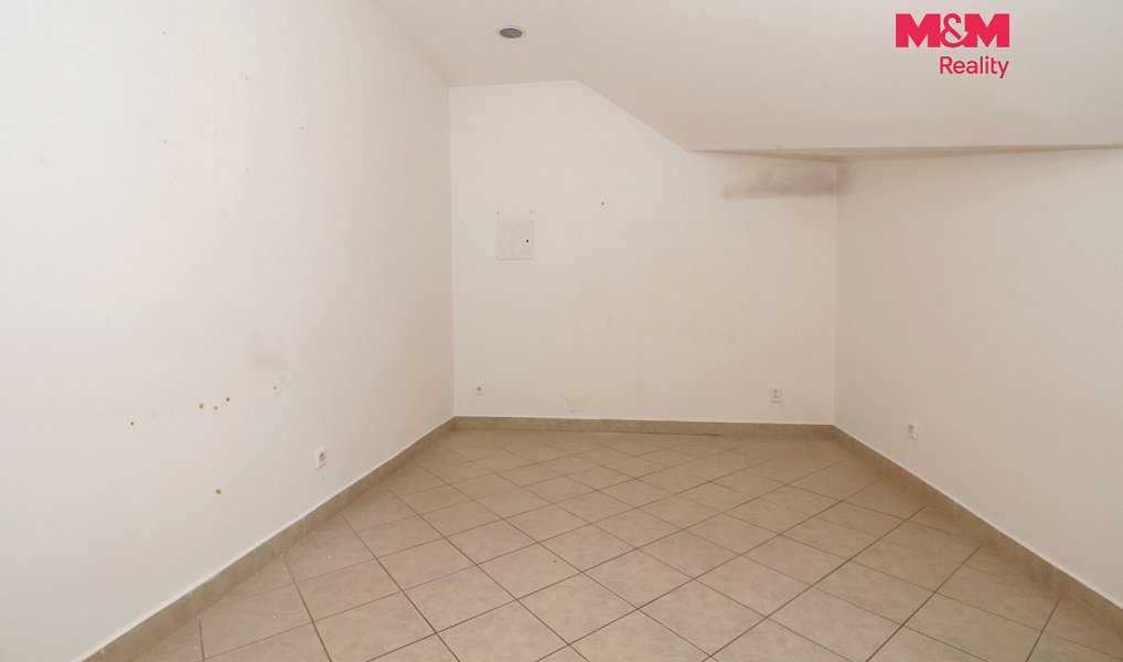 Pronájem obchodních prostor 14 m², Chlumec nad Cidlinou – náhled fotky 2