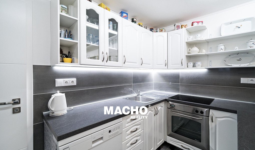 Prodej domu 220 m² s pozemkem 2 014 m², Soběslav – náhled fotky 18