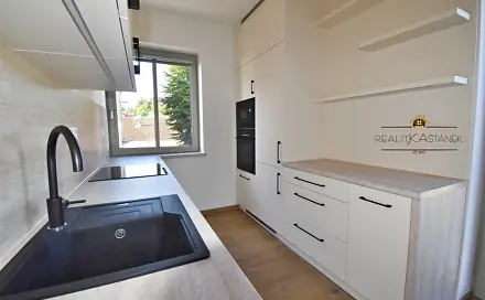 Pronájem bytu 4+kk 80 m²