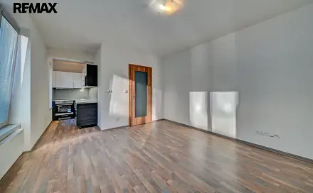 Pronájem bytu 1+kk 32 m², Václavská, Kolín - Kolín III