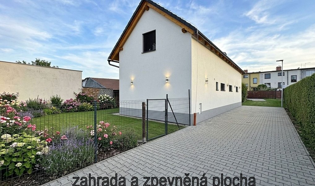 Prodej domu 131 m² s pozemkem 352 m², Holice – náhled fotky 3