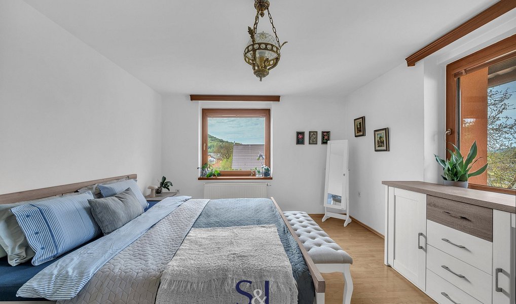 Prodej domu 245 m² s pozemkem 973 m², Nový Bor – náhled fotky 9