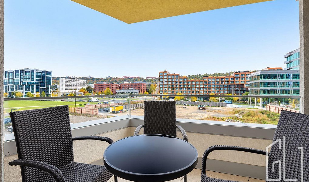Pronájem bytu 2+kk 60 m², Praha – náhled fotky 3