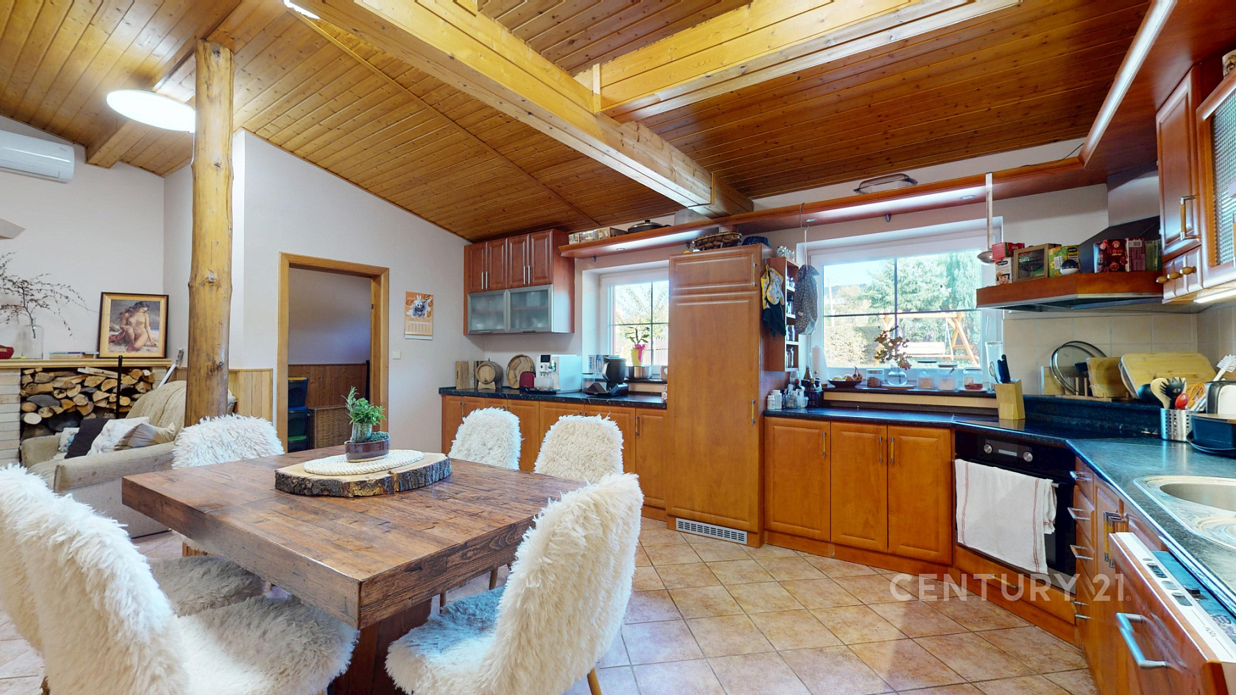 Prodej domu 294 m² s pozemkem 3 067 m²