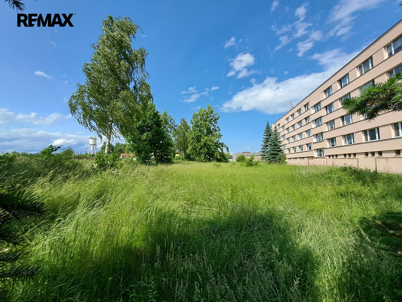 Prodej komerčního pozemku 2 803 m²