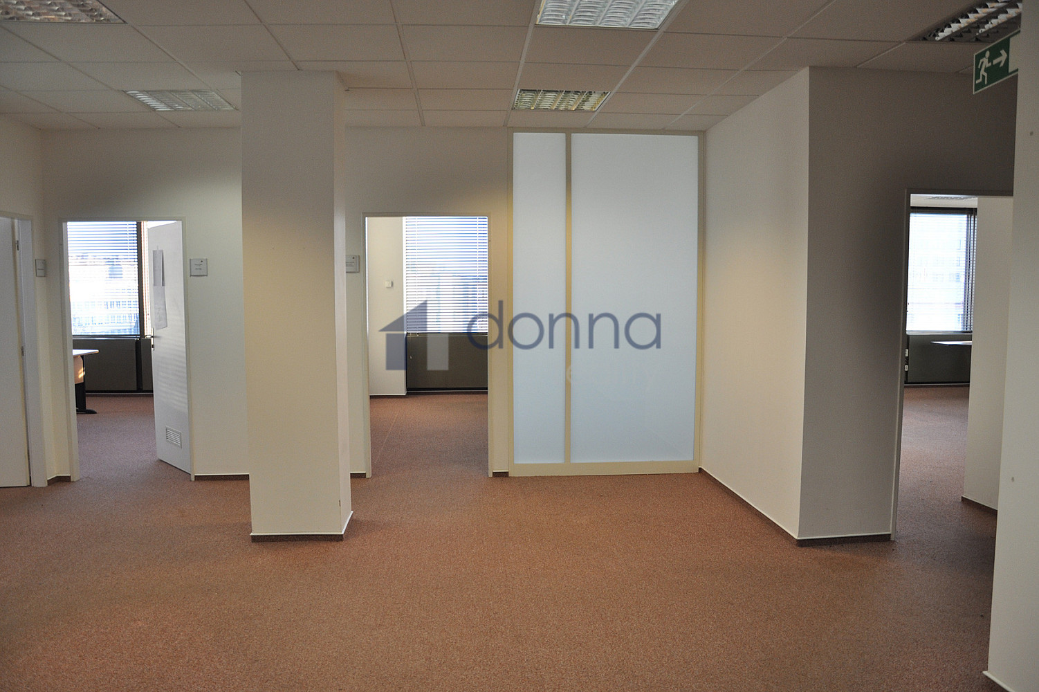 Pronájem kanceláře 570 m² – fotografie 5