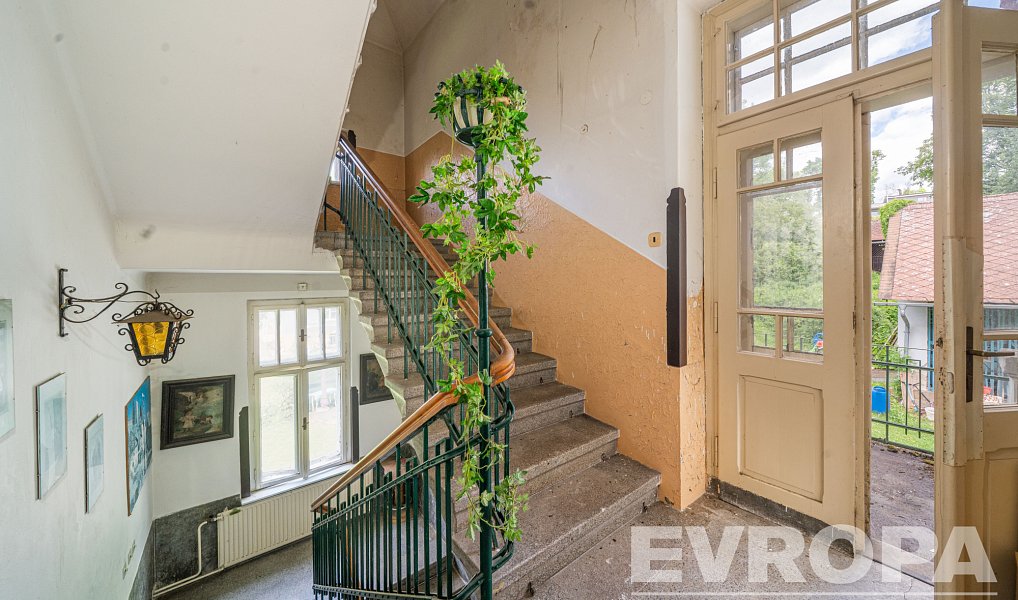 Prodej domu 320 m² s pozemkem 7 861 m², Hostinné – náhled fotky 15
