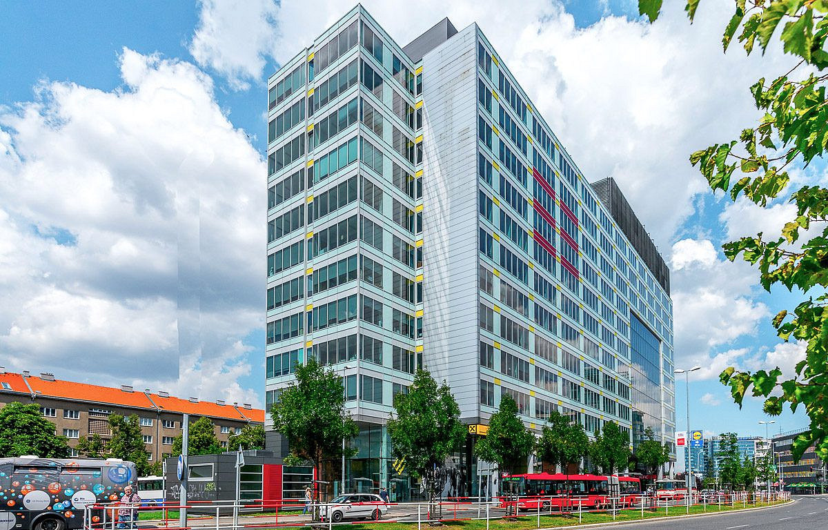 Pronájem kanceláře 270 m²