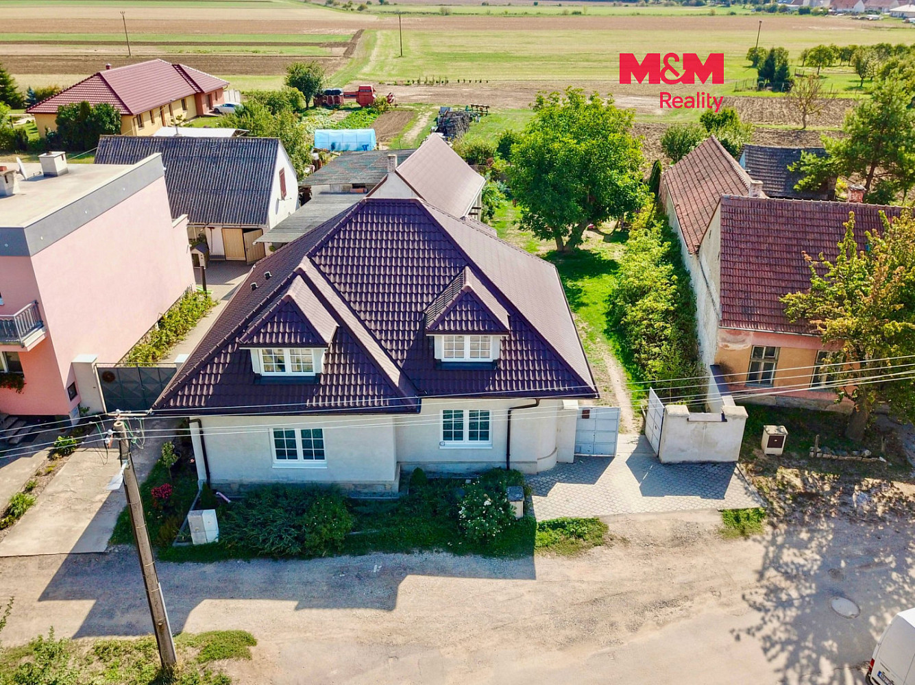 Prodej domu 179 m² s pozemkem 1 269 m²