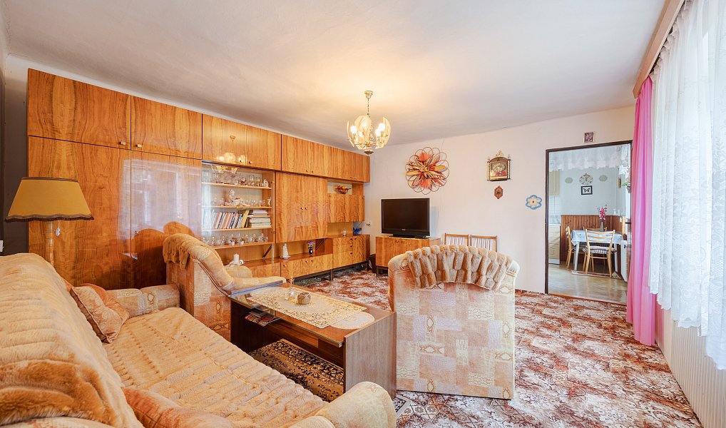 Prodej domu 240 m² s pozemkem 407 m², Kamenice – náhled fotky 2