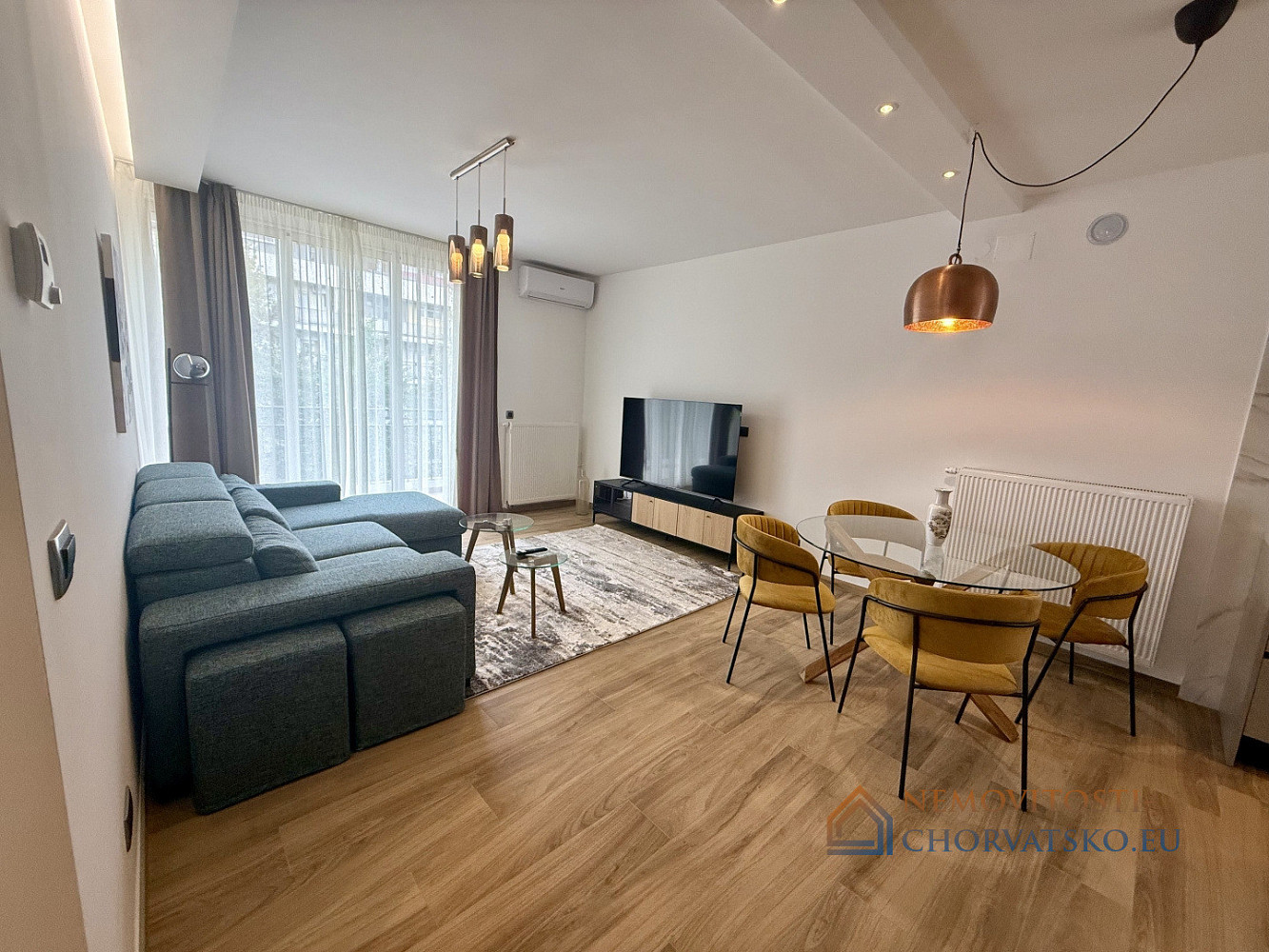 Pronájem bytu 3+kk 120 m² - Widok 2