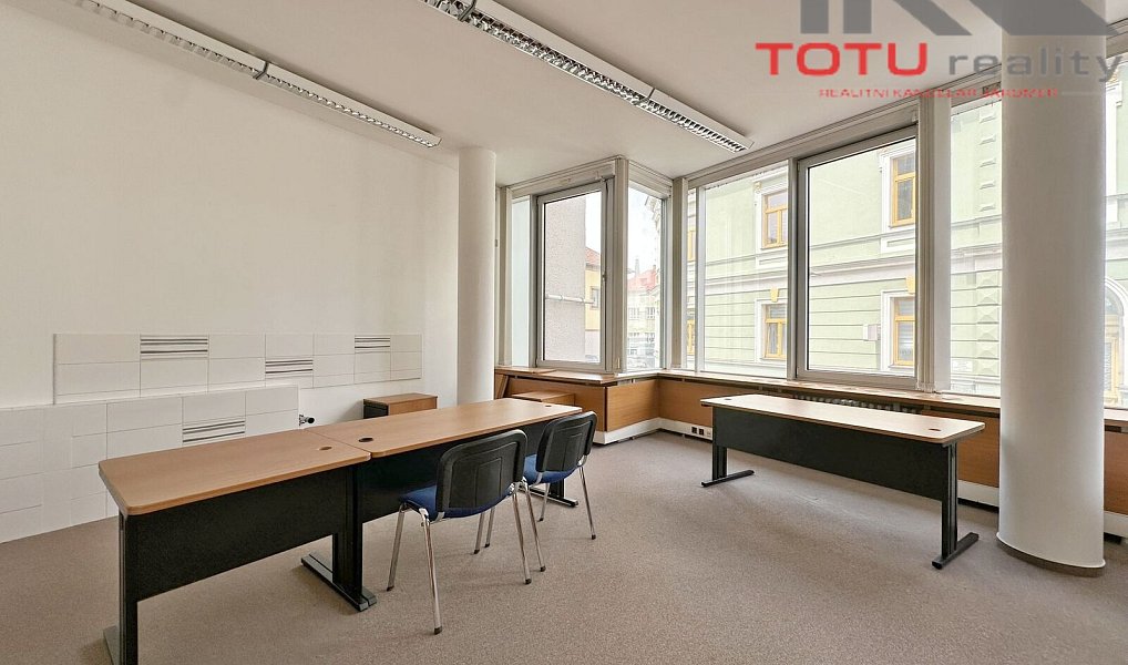 Pronájem kanceláře 71 m², Chrudim – náhled fotky 2