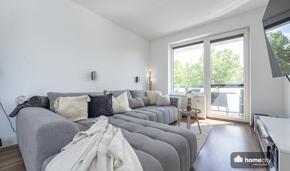Prodej bytu 3+kk 82 m², Pardubice – náhled fotky 2