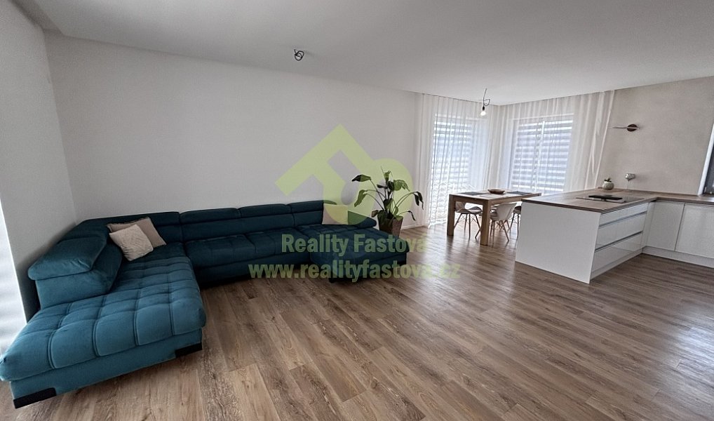Prodej domu 156 m² s pozemkem 918 m², Lužany – náhled fotky 11