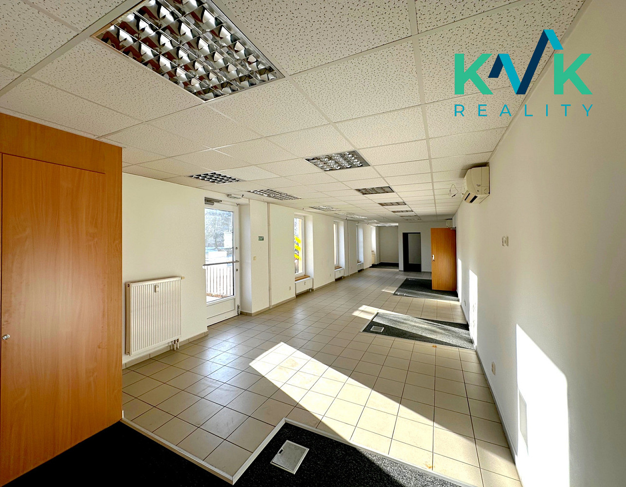Pronájem obchodních prostor 160 m²