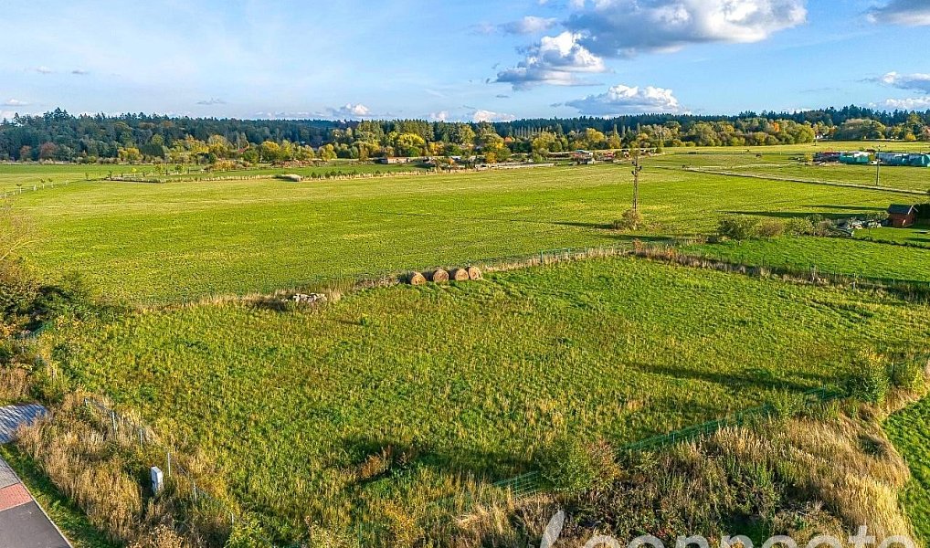 Prodej stavebního pozemku 977 m², Svojetice – náhled fotky 10