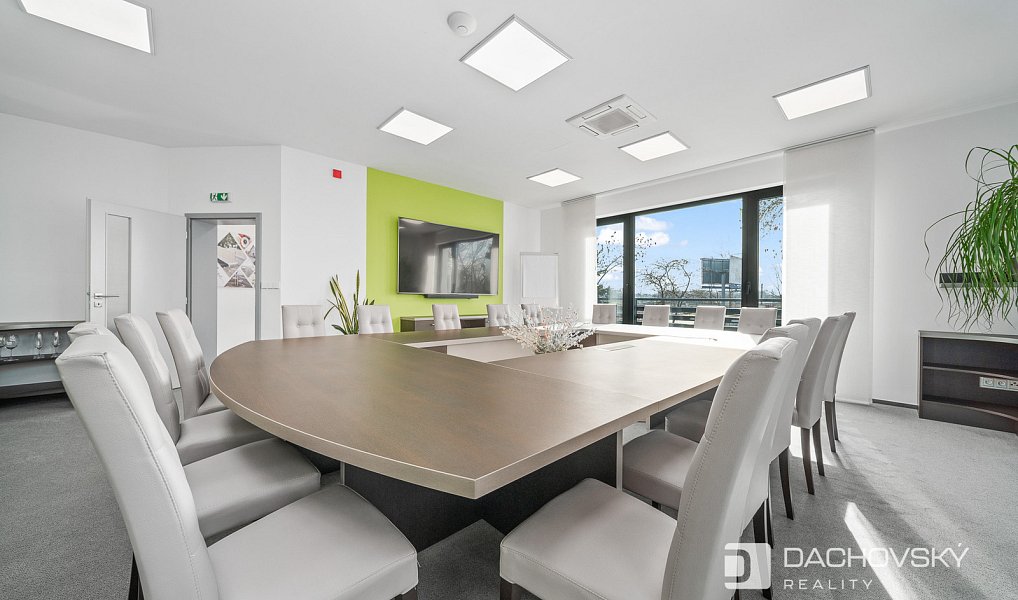 Prodej obchodních prostor 374 m², Pardubice – náhled fotky 33