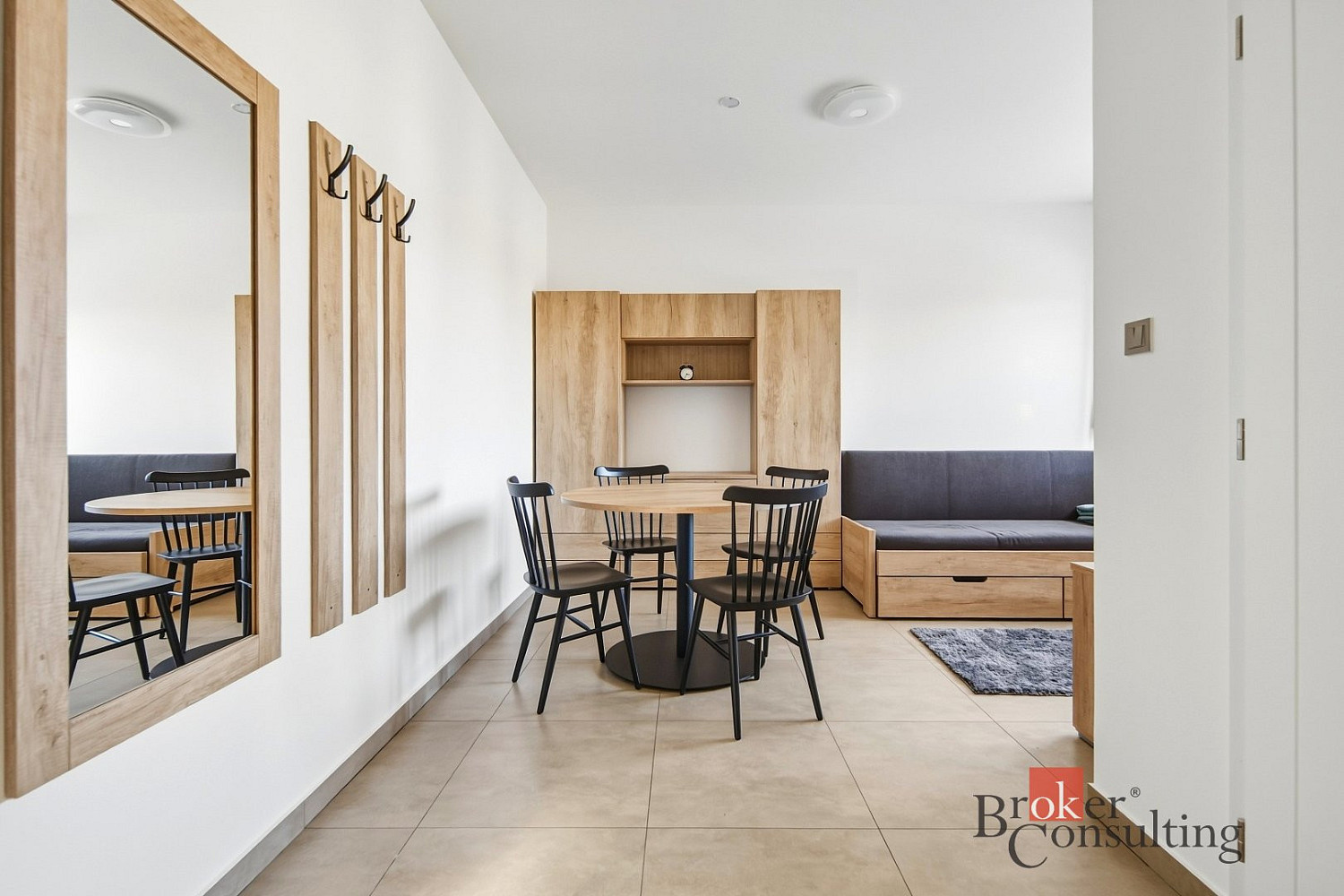 Pronájem bytu 1+kk 37 m² – fotografie 2