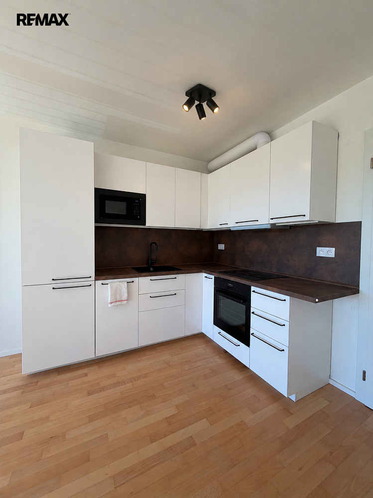 Pronájem bytu 1+kk 35 m²