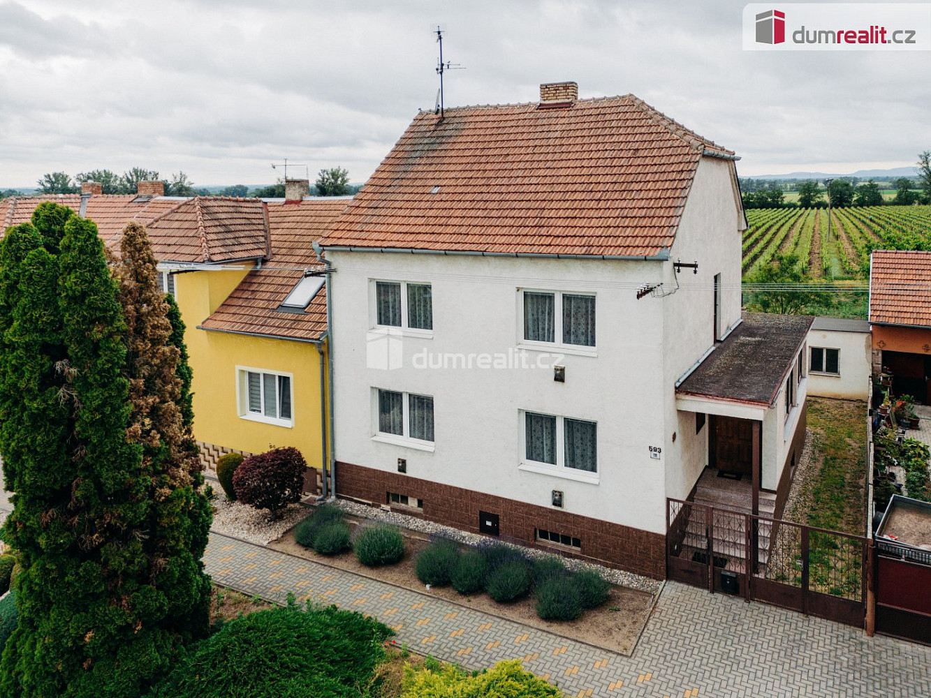Prodej domu 180 m² s pozemkem 795 m²